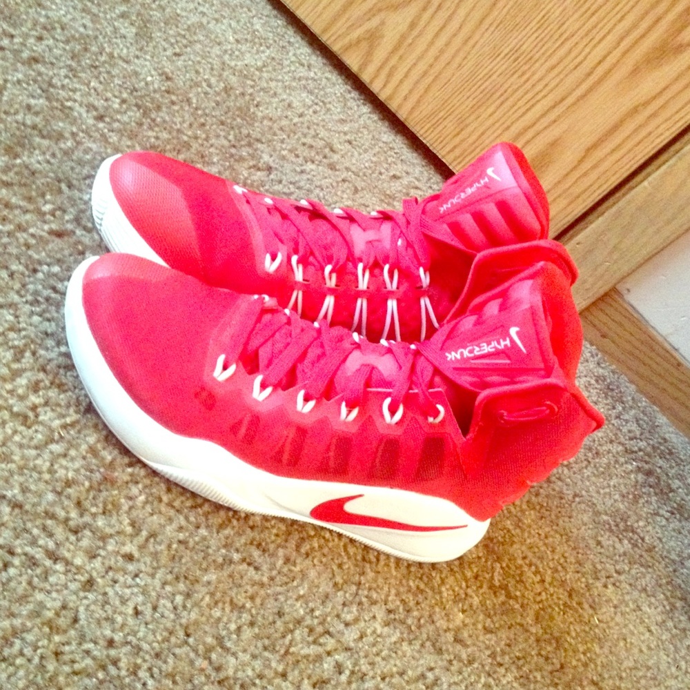 Red nike hyperdunks